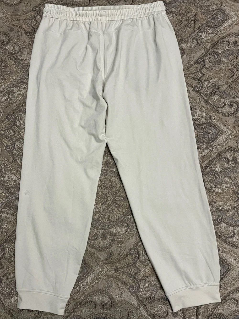 Lululemon Soft Jersey Classic-Fit Mid-Rise Jogger , Size 8, Mojave tan/Ivory